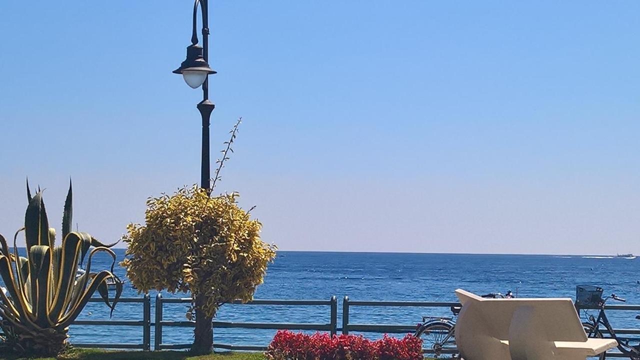 מאיורי Home In The Blue מראה חיצוני תמונה